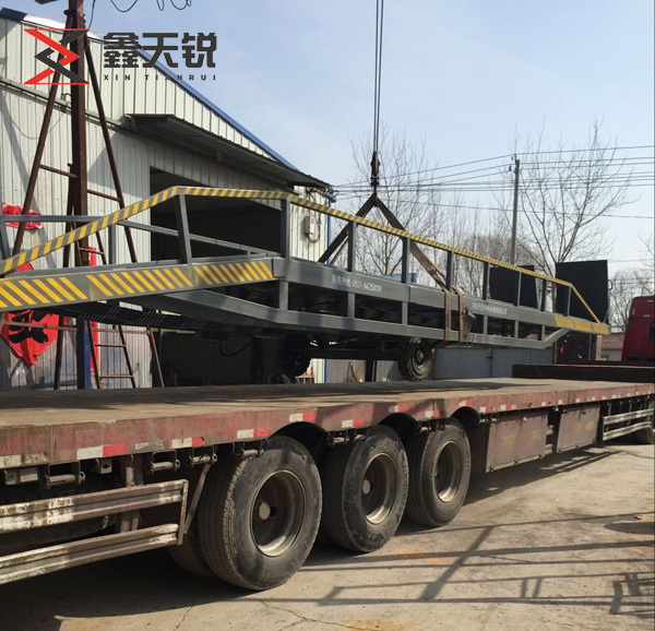 昌江移动式登车桥装车发货